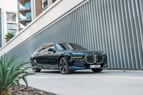 BMW 740Li (Темно-синий), 2023 для аренды в Рас-эль-Хайме 1