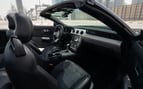 Ford Mustang cabrio (Azul Oscuro), 2020 para alquiler en Sharjah 2