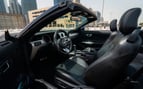 Ford Mustang cabrio (Dunkelblau), 2020  zur Miete in Dubai 3