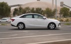Hyundai Accent (Blanco), 2024 para alquiler en Abu-Dhabi 0