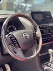 Nissan Patrol V8 Nismo (Gris Oscuro), 2022 para alquiler en Dubai 3