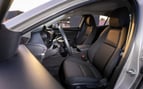 Mazda 3 (Oro), 2024 para alquiler en Abu-Dhabi 6