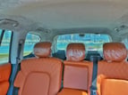 Nissan Patrol V6 (Gold), 2020  zur Miete in Dubai 3