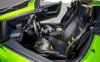 在迪拜 租 Lamborghini Evo Spyder (绿色), 2021 4