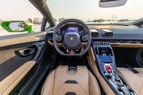 Lamborghini Evo Spyder (Verde), 2022 para alquiler en Dubai 3