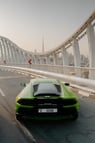 Lamborghini Evo (verde), 2020 in affitto a Dubai 1