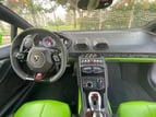 在迪拜 租 Lamborghini Huracan (绿色), 2019 3