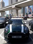 Mini Cooper (Grün), 2019  zur Miete in Dubai 4