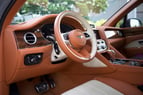 إيجار Bentley Bentayga (اللون الرمادي), 2021 في الشارقة