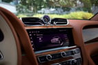 Bentley Bentayga (Gris), 2021 para alquiler en Dubai 2