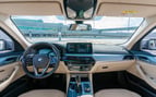 BMW 520i (Gris), 2021 para alquiler en Abu-Dhabi 6