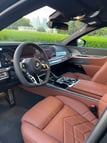 BMW 740Li (Gris), 2023 para alquiler en Dubai 1