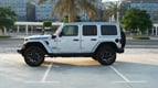 Jeep Wrangler Rubicon (Plata), 2022 para alquiler en Dubai 0