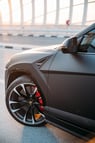 在迪拜 租 Lamborghini Urus (黑色), 2021 0