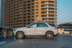 Mercedes GLE 450 AMG-kit (Grau), 2024  zur Miete in Abu Dhabi 1