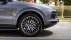 Porsche Cayenne coupe (Gris), 2022 para alquiler en Dubai 6
