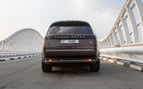 Range Rover Vogue (Gris), 2023 para alquiler en Abu-Dhabi 2