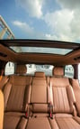 Range Rover Vogue (Grigio), 2023 in affitto a Abu Dhabi 6
