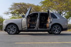 Rolls Royce Cullinan (Grau), 2021  zur Miete in Dubai 1