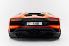 إيجار Lamborghini Aventador S Roadster (البرتقالي), 2019 في الشارقة