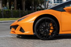 Lamborghini Evo Spyder (naranja), 2020 para alquiler en Dubai 3