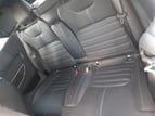 Range Rover Evoque (naranja), 2018 para alquiler en Dubai 4