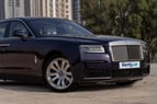 在迪拜 租 Rolls Royce Ghost (紫色的), 2021 1