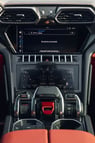 Lamborghini Urus (rojo), 2022 para alquiler en Dubai 4