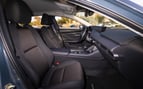 إيجار Mazda 3 (رمادي ستيرلنج معدني), 2024 في الشارقة 5