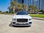Bentley Flying Spur (Blanco gris), 2022 para alquiler en Dubai 0