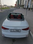Audi A5 convertible (Blanco), 2019 para alquiler en Dubai 4