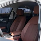 Audi A6 (Blanco), 2023 para alquiler en Sharjah 0
