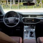 Audi A6 (Bianca), 2023 in affitto a Dubai 1
