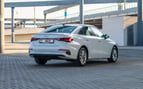 Audi A3 (Blanco), 2024 para alquiler en Abu-Dhabi 2
