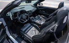 Audi R8  V10 Spyder (Bianca), 2021 in affitto a Dubai 3