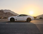 Bentley Continental GT (Blanco), 2020 para alquiler en Dubai 4