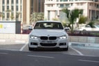 BMW 3 Series (Weiß), 2019  zur Miete in Dubai 3
