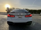 BMW 5 Series (Blanc), 2020 à louer à Dubai 6
