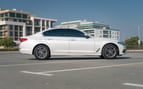 BMW 520i (Белый), 2020 для аренды в Абу-Даби 1