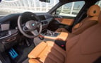 BMW X5 40iM (Bianca), 2023 in affitto a Sharjah 4