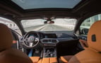 BMW X5 40iM (Blanco), 2023 para alquiler en Abu-Dhabi 3