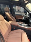 BMW X5 (Blanco), 2019 para alquiler en Dubai 1