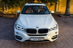 BMW X6 (White), 2018 para alquiler en Dubai 0