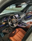 BMW X7 (Bianca), 2021 in affitto a Dubai 3