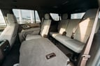 Chevrolet Tahoe (Blanco), 2023 para alquiler en Abu-Dhabi 6