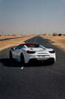 在迪拜 租 Ferrari 488 Spyder (白色), 2018 3