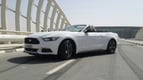 Ford Mustang Convertible (White), 2016 para alquiler en Dubai 2