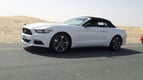 Ford Mustang Convertible (White), 2016 in affitto a Dubai 5