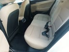 Hyundai Elantra (Blanc), 2019 à louer à Dubai 3