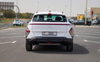 Hyundai Kona (Blanco), 2024 para alquiler en Abu-Dhabi 3
